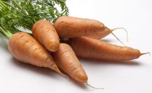 问答｜胡萝卜究竟是生吃还是熟吃好？怎么吃最吸收维生素A？