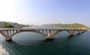 朝鲜东部新跨海铁路大桥举行通车仪式，金正恩此前曾视察该桥