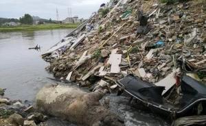 新华社调查玉林南流江污染：污水直排，河长公示牌旁垃圾成堆