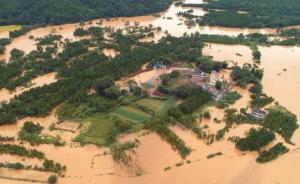 江西泰和县遭受暴雨侵袭，村庄变泽国