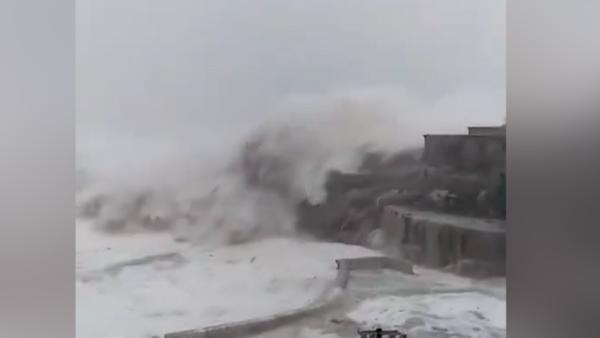 台风“玛莉亚”登陆福建连江，海水倒灌