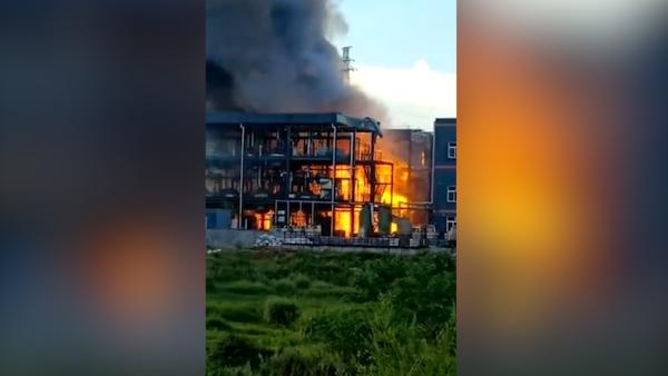 宜宾一工业园化工公司爆燃19死12伤