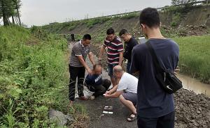 四川眉山男子騎摩托車搶奪女性金項鏈被抓，半個月作案8次