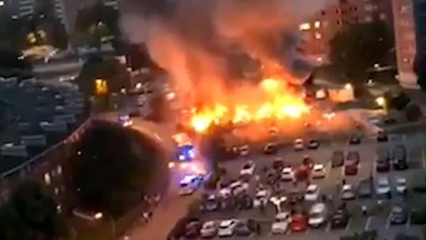 瑞典多地遇纵火，警方调查时遭攻击