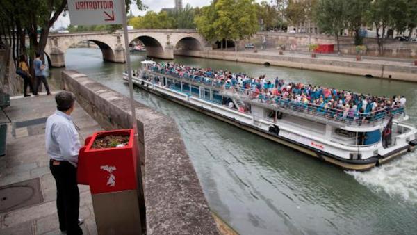 巴黎街头露天环保便池，但民众不买账