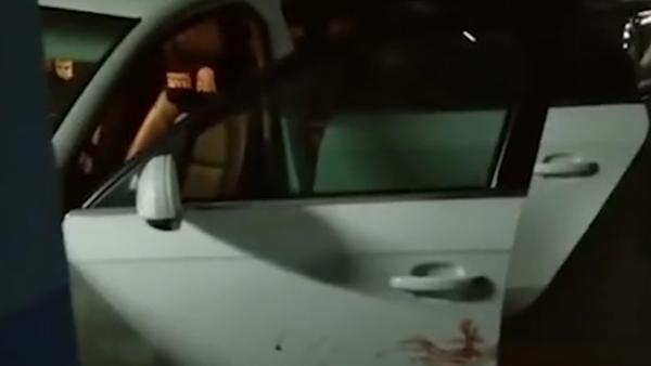 重庆九龙坡地下车库一女司机遭持刀抢劫
