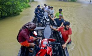 印度“百年最严重”洪灾已致324人死亡，莫迪今空中视察