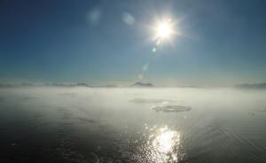 全球变暖致北冰洋海冰大量融化，货柜船首闯北极尝试辟新航道