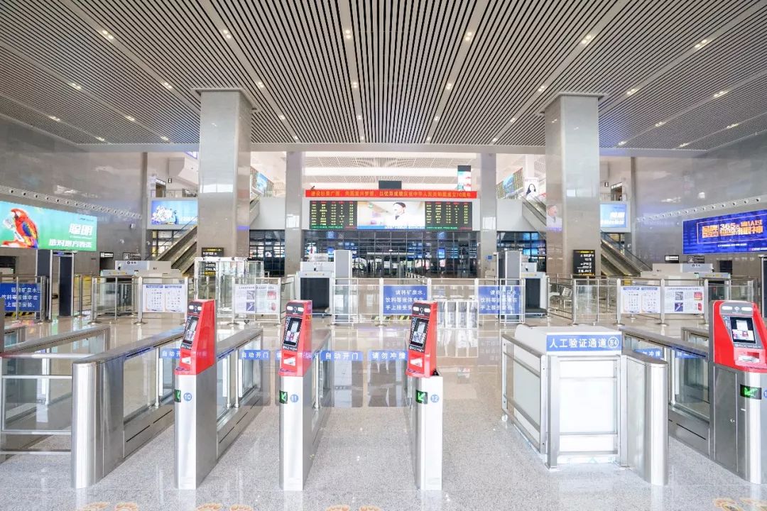 柳州火车站进站口图片图片