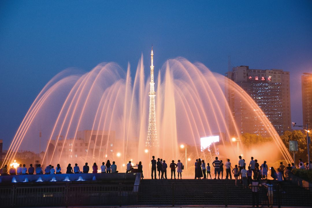 台州市民广场音乐喷泉图片